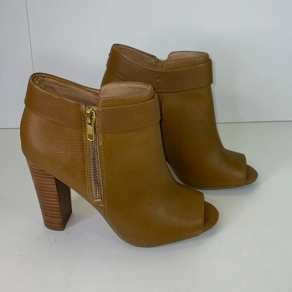 Splendid tan leather peep toe bootie